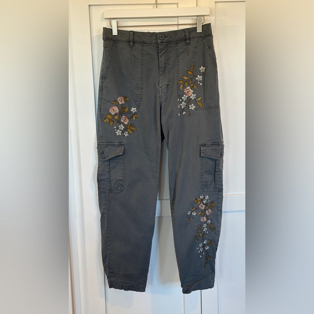 Sundance Gray Cropped Cargo Pants with Floral Embroidery